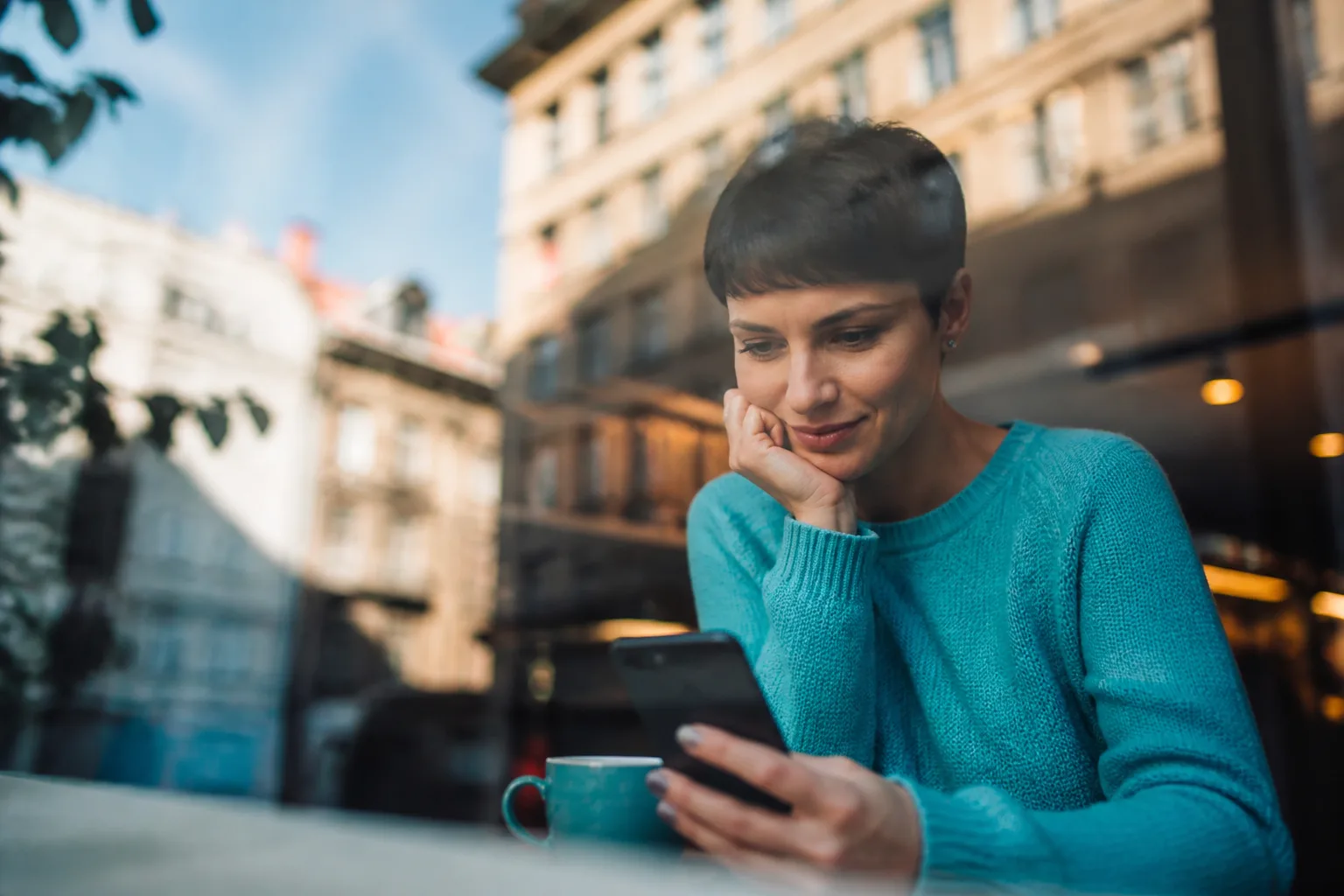 Mobilní data v Evropě zlevnila. Co ukazovalo české srovnání tarifů